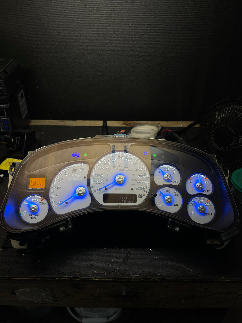 1999–2002 Silverado / Sierra White SS 120 MPH Gauge Cluster – Blue LEDs + Blue Glow Needles | Plug & Play Rebuild (Working Trans Temp)
