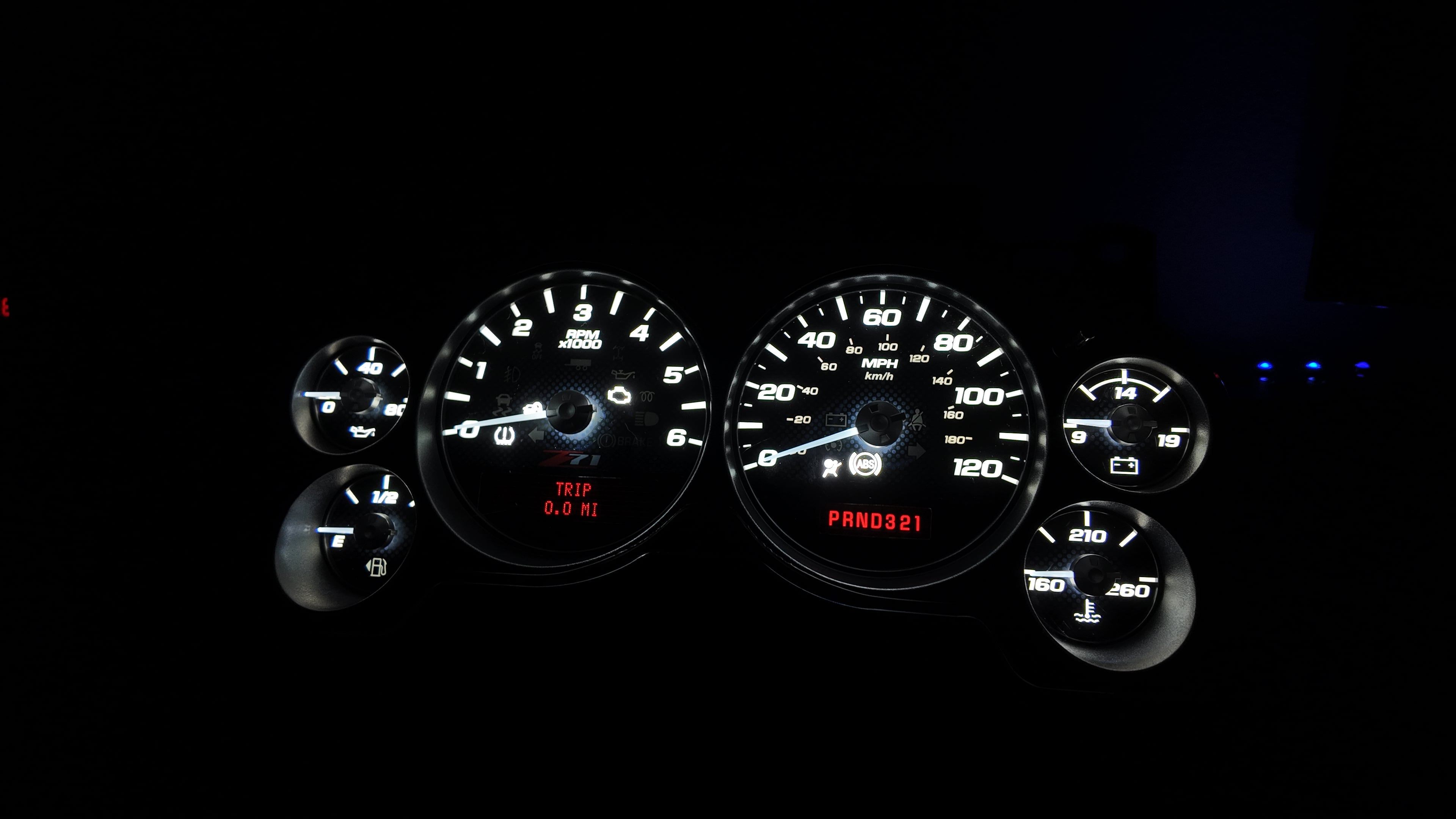 2007–2014 GM Carbon Fiber Z71 Gauge Cluster | white LED Backlight + White Warning Lights |