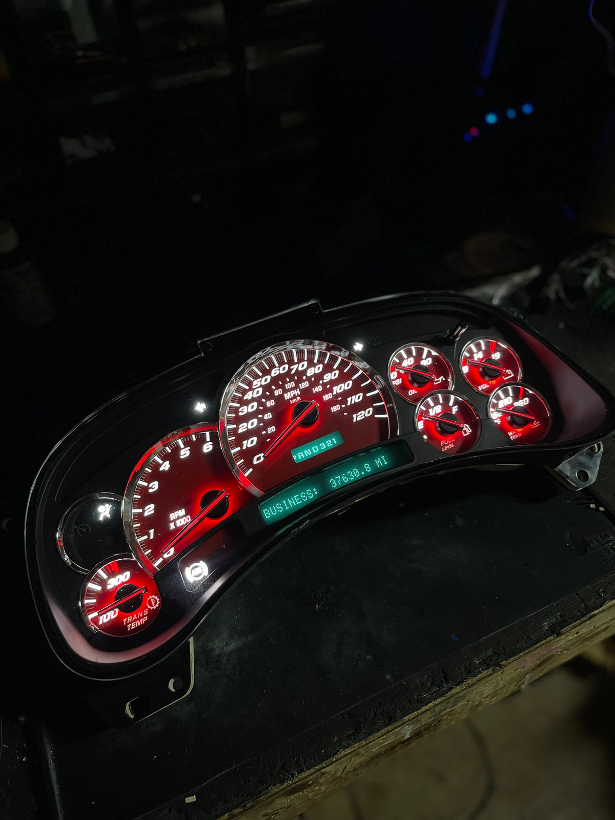 Red SS Performance Cluster – Plug & Play Rebuilt 03-07 with platinum needles /chrome bezel