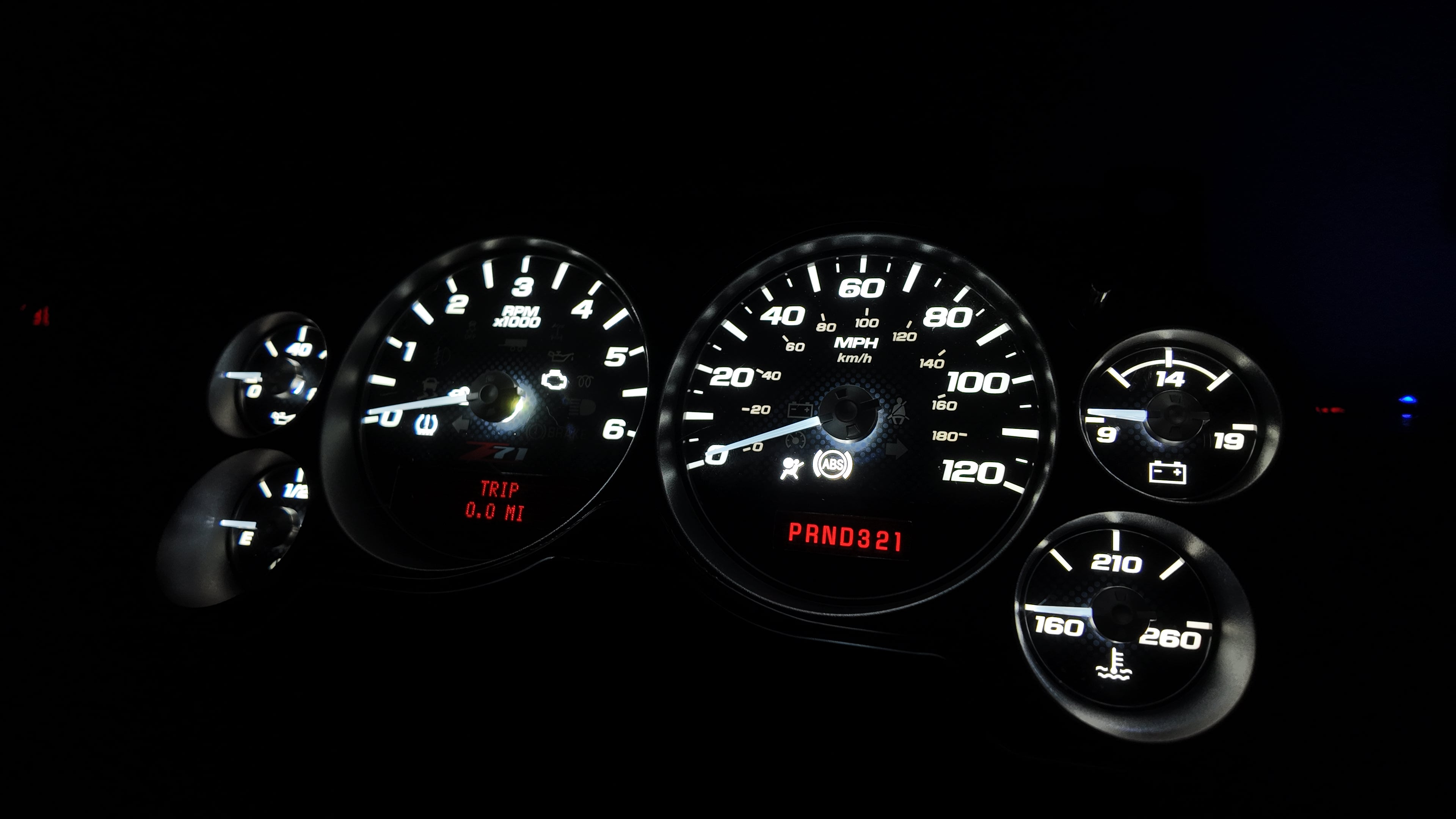 2007–2014 GM Carbon Fiber Z71 Gauge Cluster | white LED Backlight + White Warning Lights |