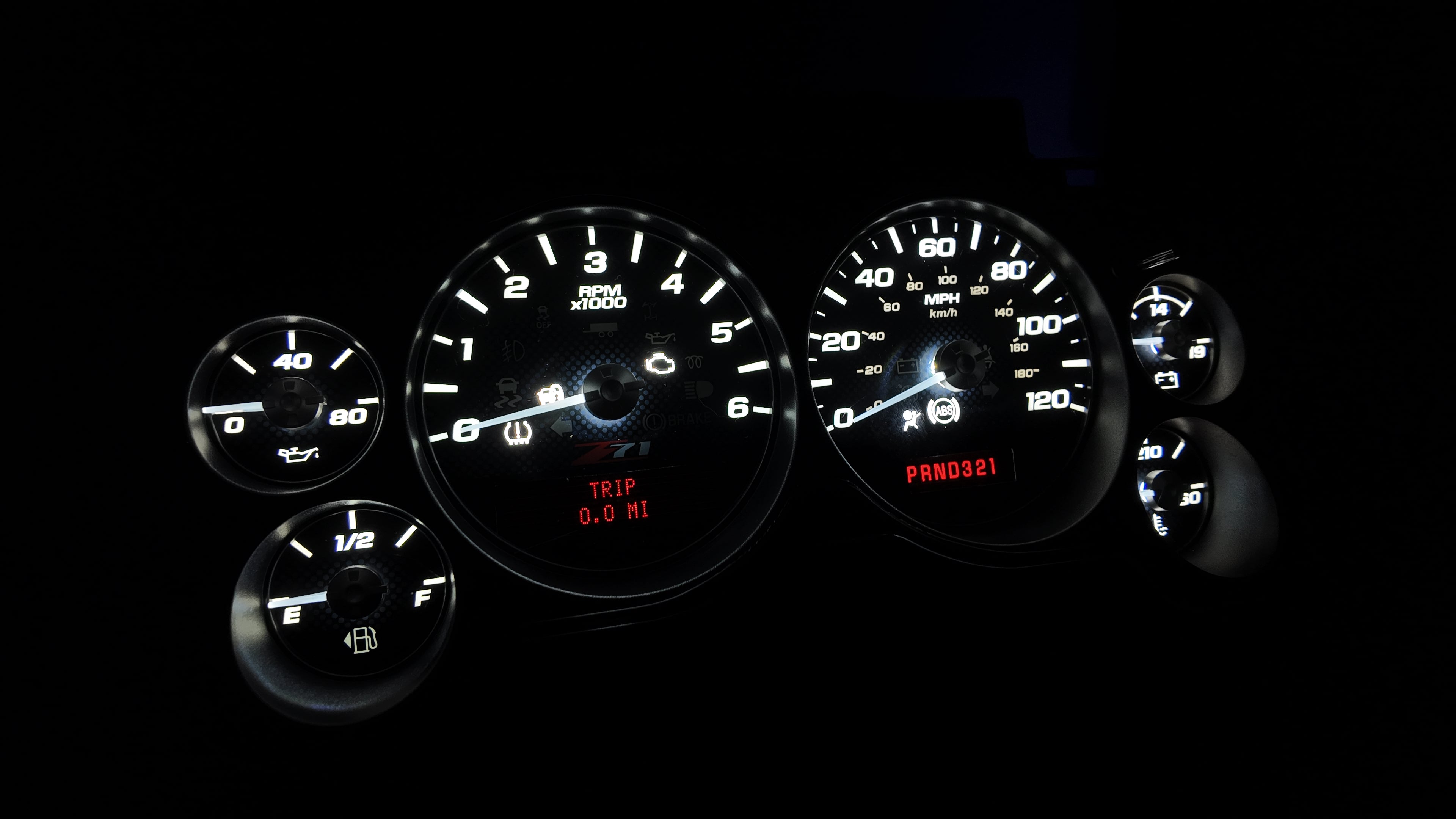 2007–2014 GM Carbon Fiber Z71 Gauge Cluster | white LED Backlight + White Warning Lights |