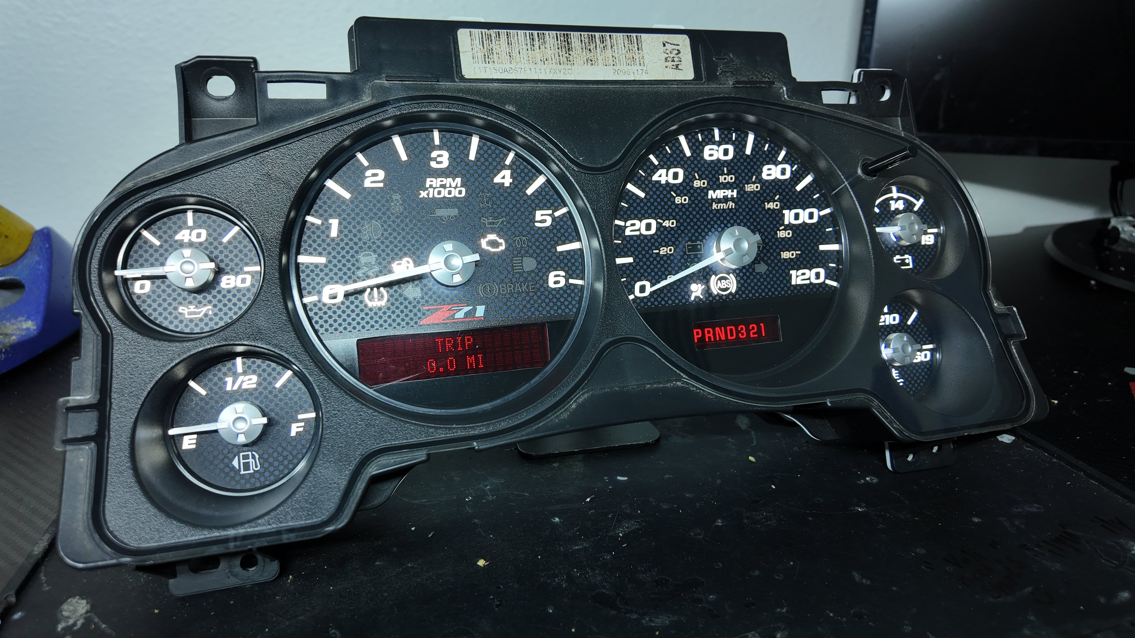 2007–2014 GM Carbon Fiber Z71 Gauge Cluster | white LED Backlight + White Warning Lights |