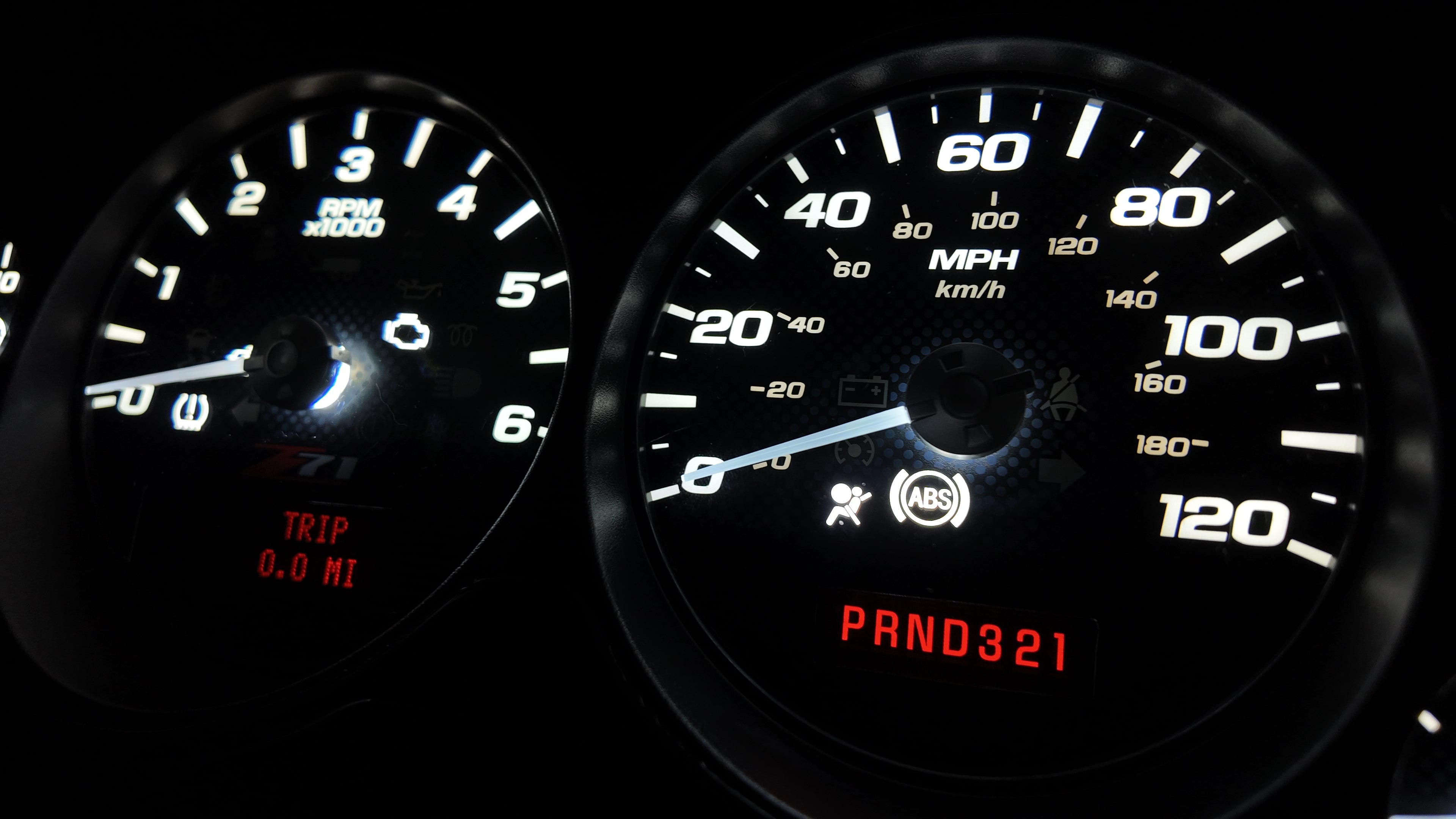 2007–2014 GM Carbon Fiber Z71 Gauge Cluster | white LED Backlight + White Warning Lights |