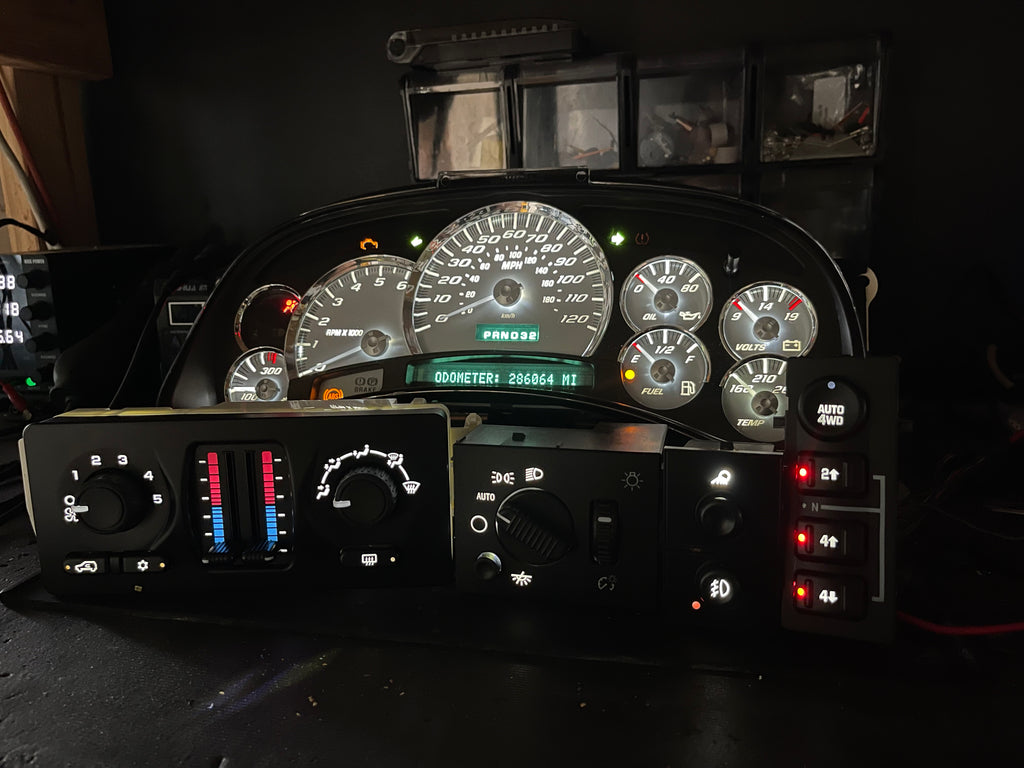 White Super Sport (SS) Style Gauge Cluster Combo – 2003–2007 GM GMT800