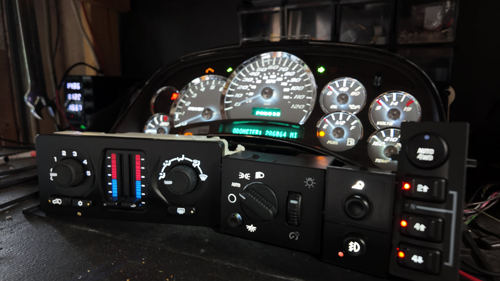 White Super Sport (SS) Style Gauge Cluster Combo – 2003–2007 GM GMT800