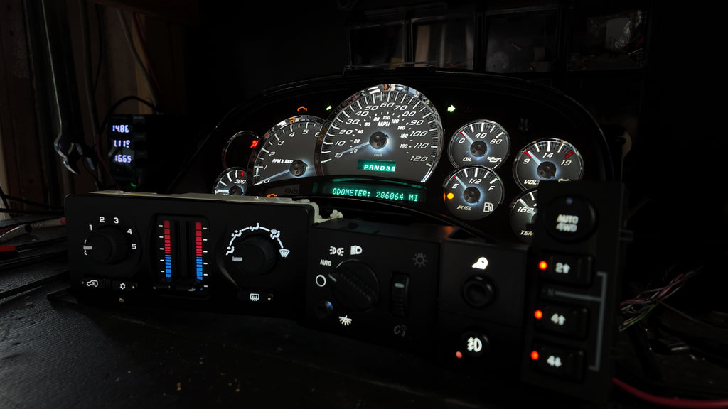 White Super Sport (SS) Style Gauge Cluster Combo – 2003–2007 GM GMT800